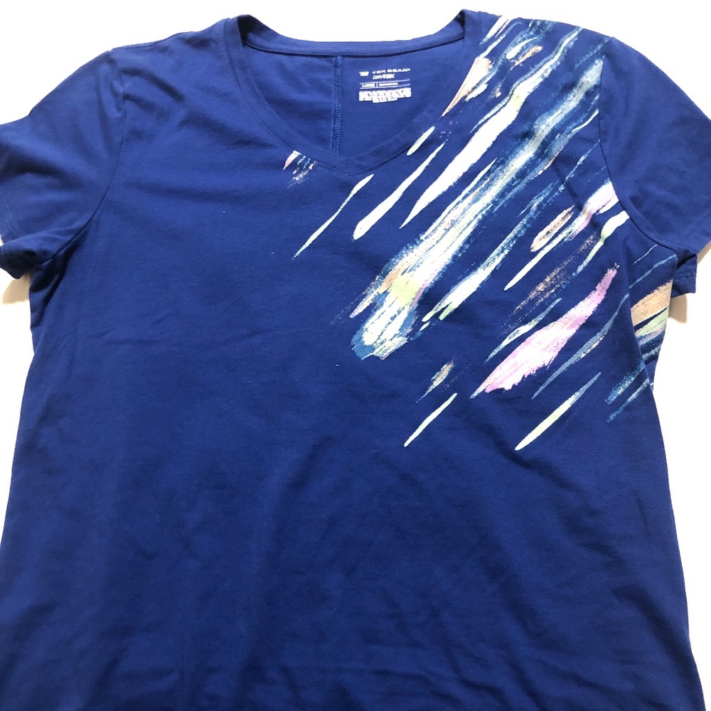 Blue with abstract art women’s Tek Gear T-shirt size large